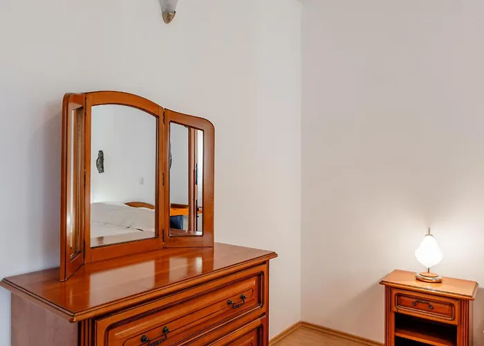 Kapovic Apartament Vir